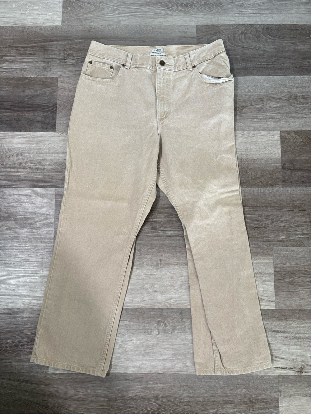 L.L Bean women’s size 16 petite straight leg pants. Khakis 100%cotton
